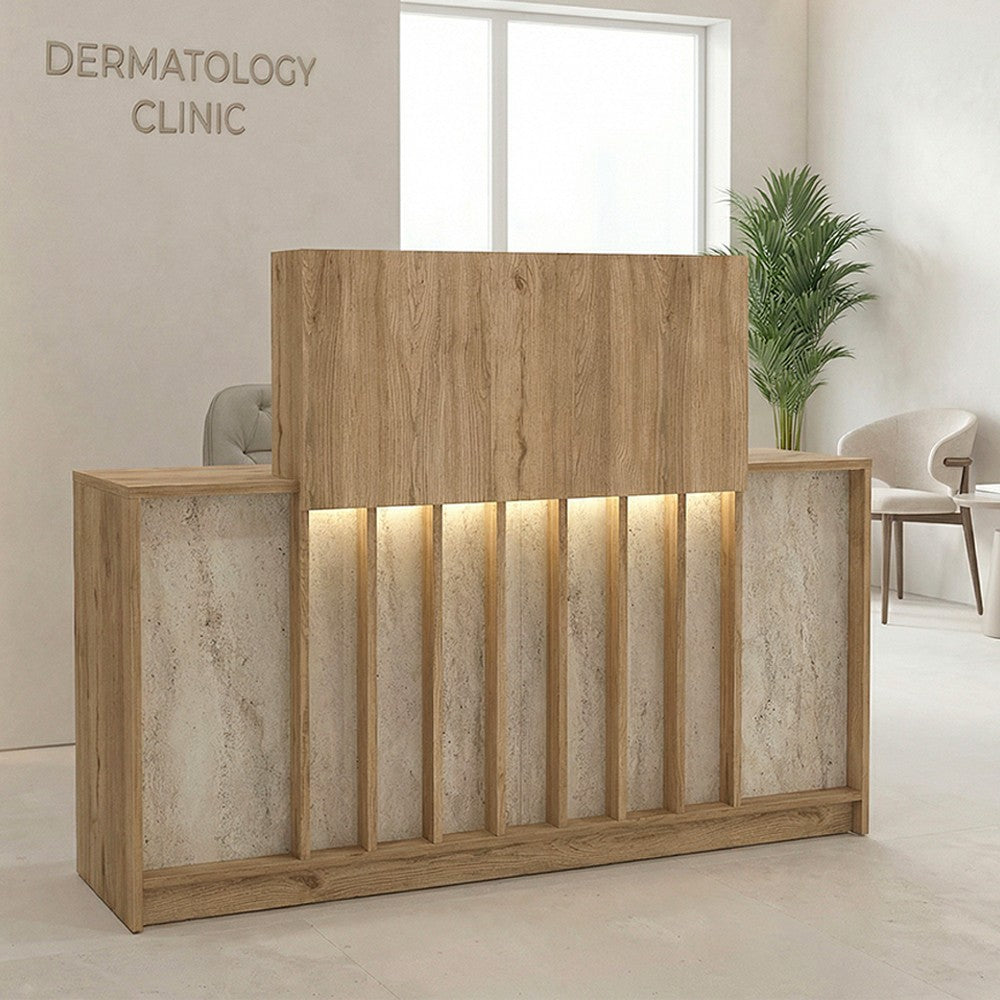 Bancone Reception Davis 150 cm. in colore rovere e frontale travertino con listelle verticali e illuminazione LED