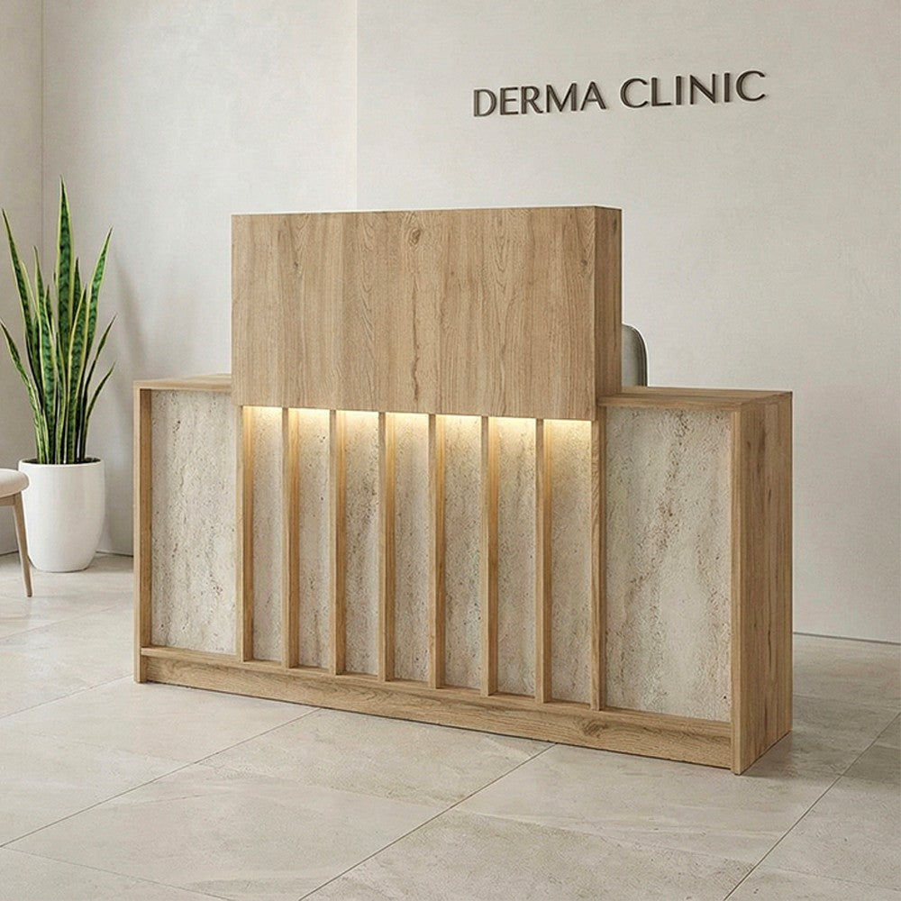 Bancone Reception Davis 150 cm. in colore rovere e frontale travertino con listelle verticali e illuminazione LED