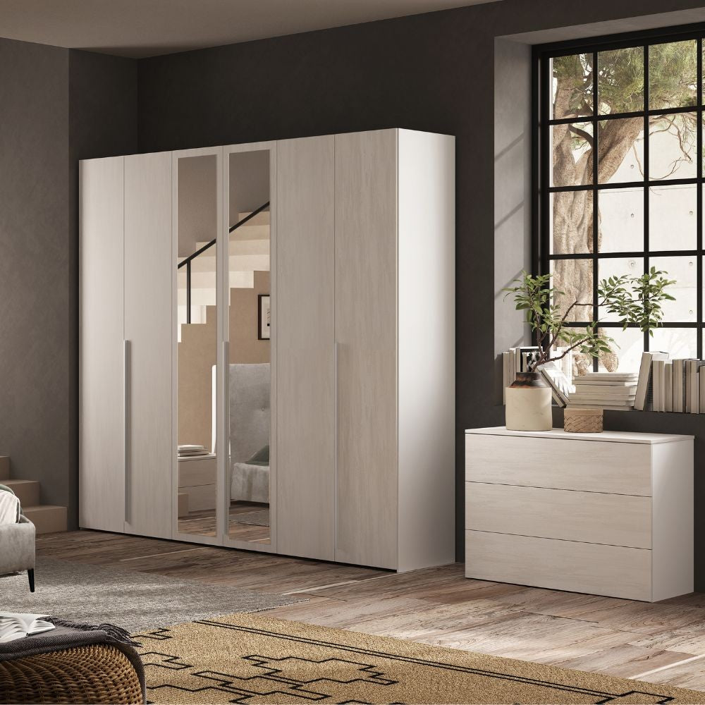 Camera da letto Michela con armadio 6 ante battenti con specchio in bianco neve e letto matrimoniale Stiletto tortora