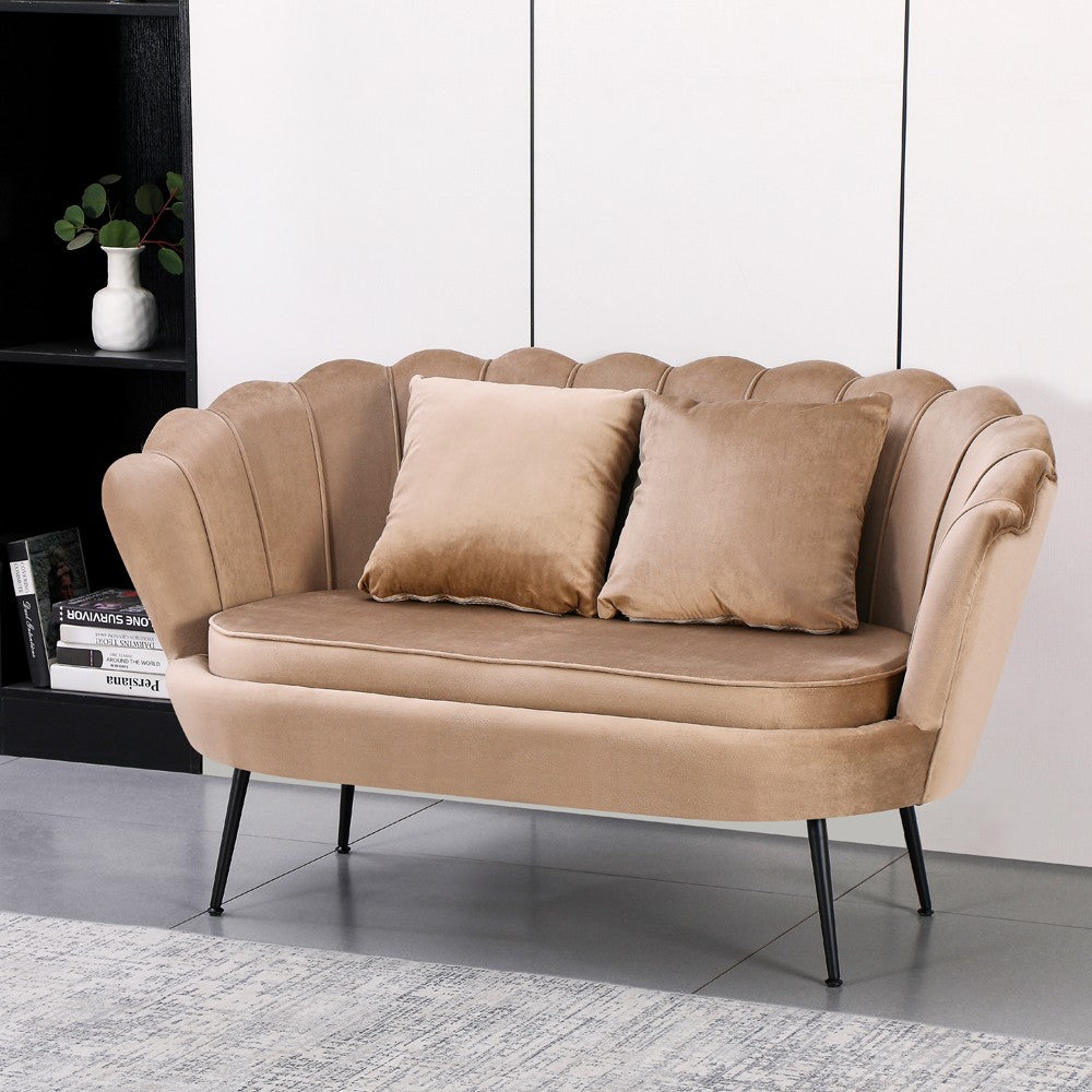 Divano a conchiglia Orel in velluto UF910-1 beige e gambe nere