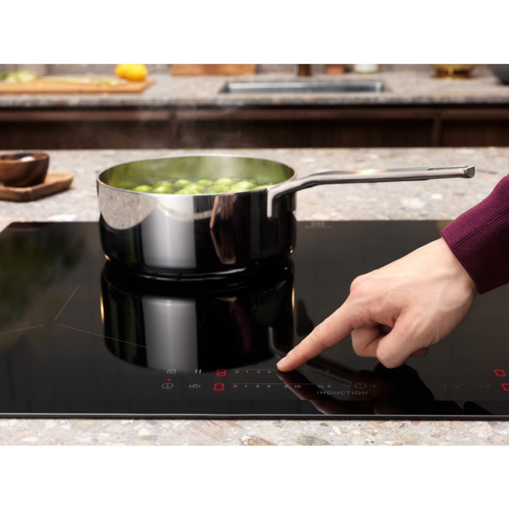 Piano cottura ad induzione Electrolux CIL61443C 4 zone 60 cm. con tecnologia Hob2Hood® nero