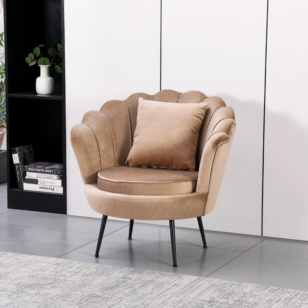 Poltrona a conchiglia Orel in velluto UF910-1 beige e gambe nero