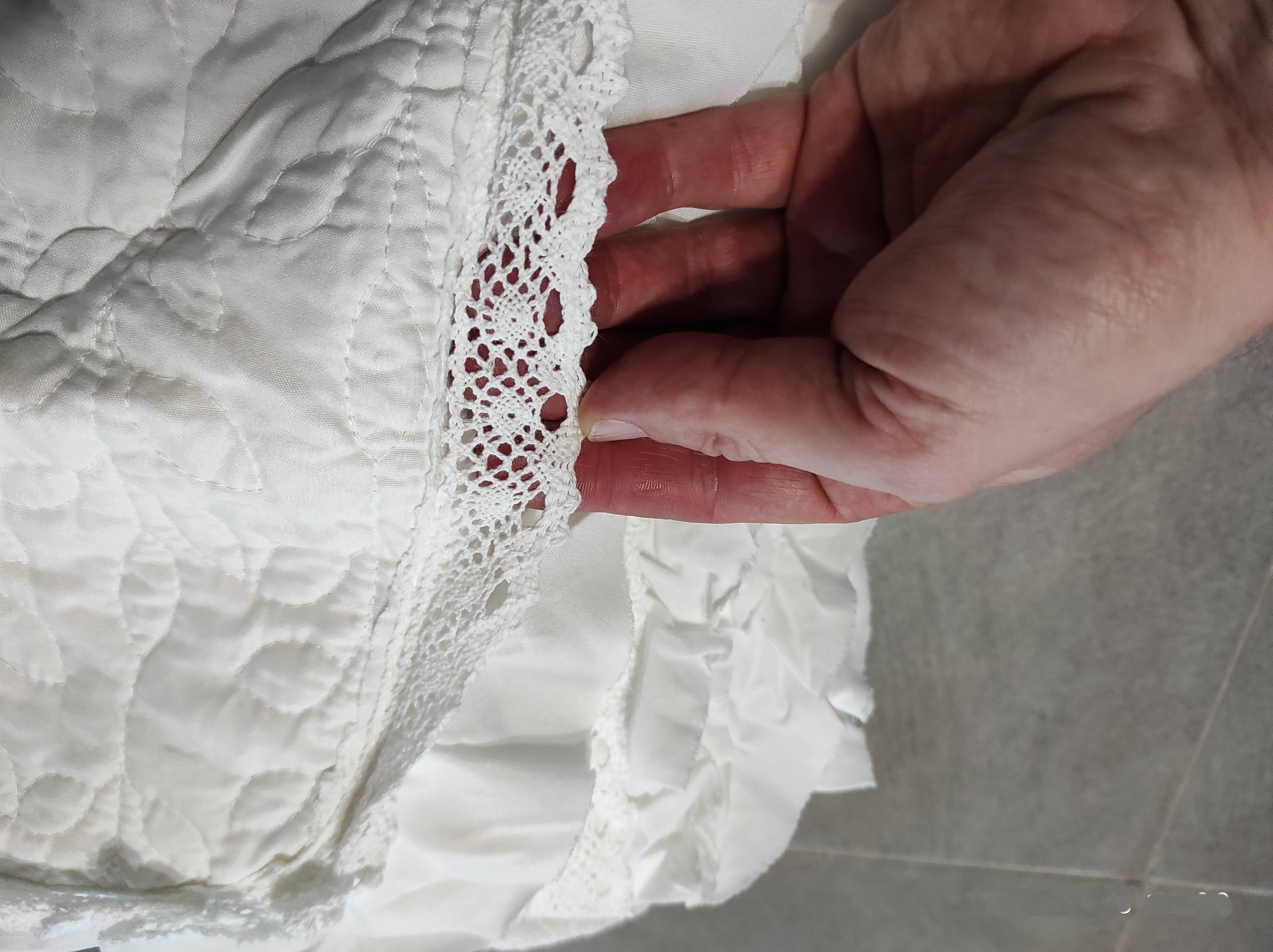 Quilt Trapuntino matrimoniale Estivo Copriletto Bouties Tinta unita e volantino - Milano 7 Arte e Design