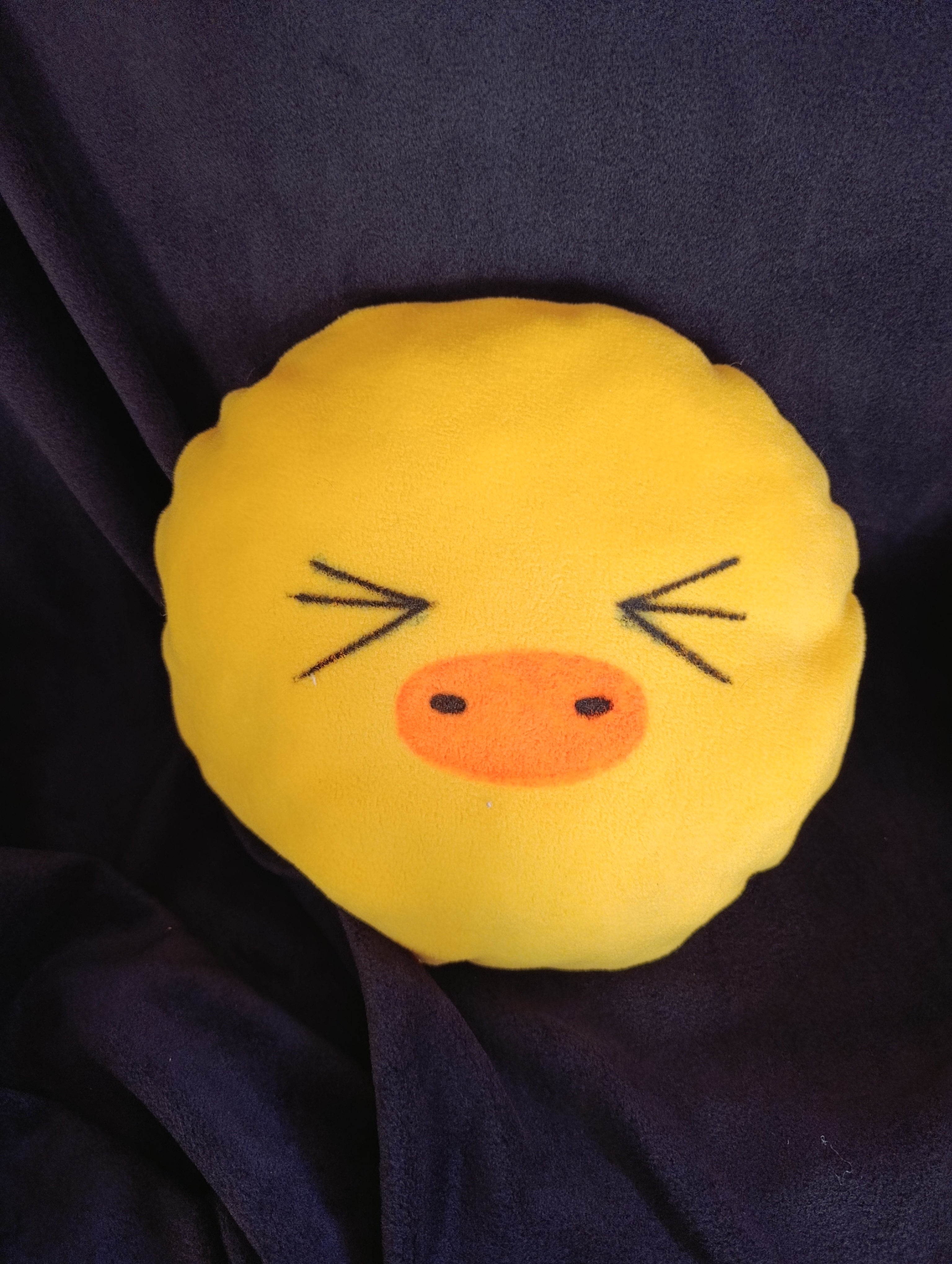 Cuscini a forma di emoji, da 30 cm , di morbido pile . Anallergici e lavabili.