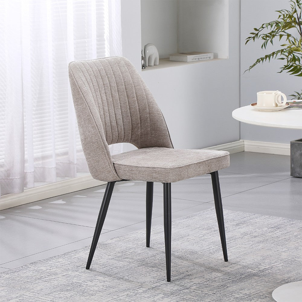 Sedia Naila con schienale con trama a righe verticali in tessuto beige e gambe in metallo nero set 4 pezzi