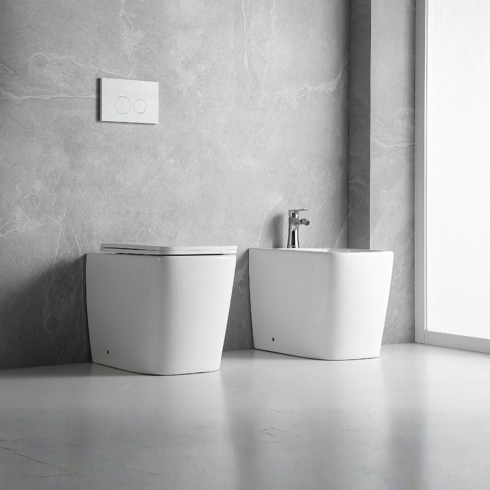 WC filo muro FT54D a pavimento in ceramica bianco 54x36x41.5H cm.