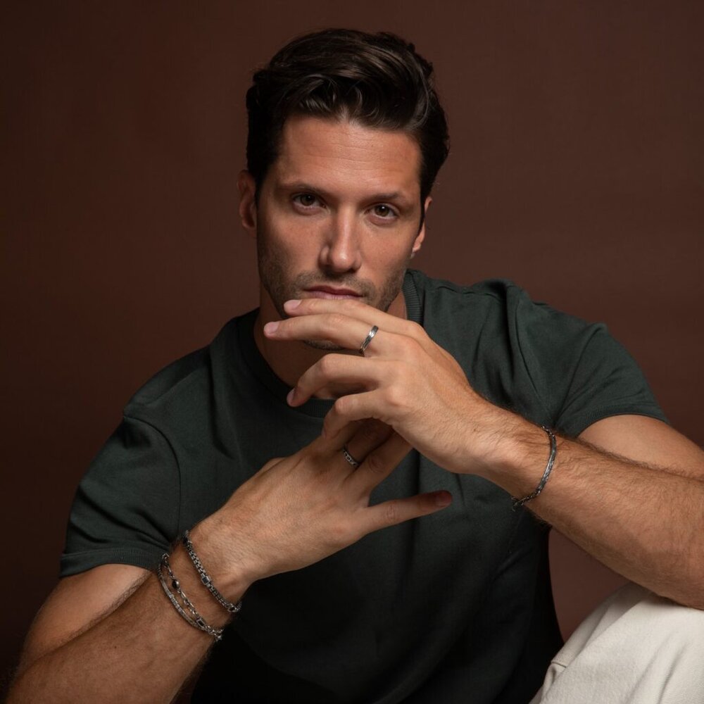 AT1335B - ANELLO UOMO IN ARGENTO 925‰ BRUNITO - Milano 7 Arte e Design